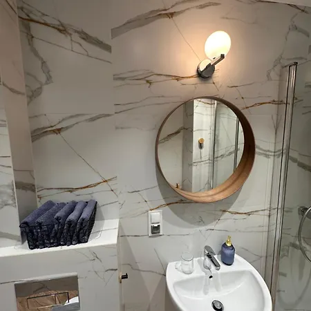 Cozy Bay - 15 Minutes Drive From The Old Town شقة