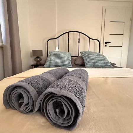 شقة Cozy Bay - 15 Minutes Drive From The Old Town *